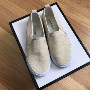 H&M Slip on sneakers size 36 animal print